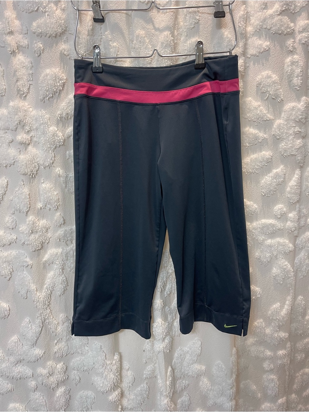 Y2K Nike dark grey and pink wide leg capris